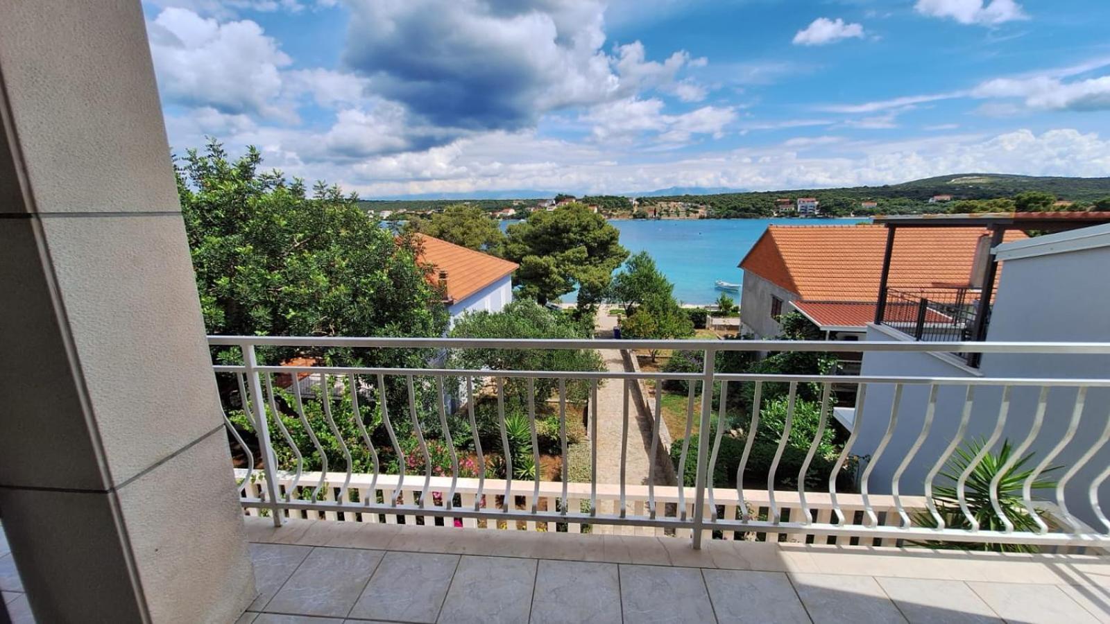 Ceratonia Apartments Lovište Exterior foto